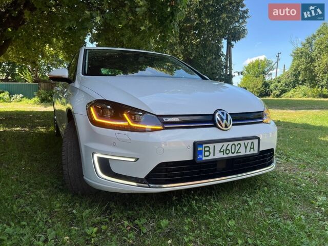 Белый Фольксваген e-Golf, объемом двигателя 0 л и пробегом 96 тыс. км за 14500 $, фото 1 на Automoto.ua