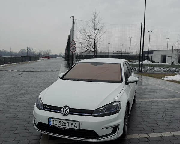 Білий Фольксваген e-Golf, об'ємом двигуна 0 л та пробігом 76 тис. км за 12499 $, фото 1 на Automoto.ua