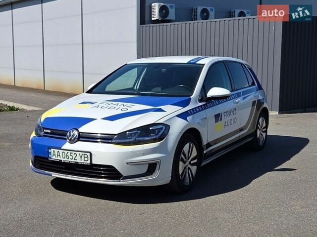 Белый Фольксваген e-Golf, объемом двигателя 0 л и пробегом 138 тыс. км за 12500 $, фото 1 на Automoto.ua