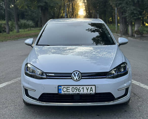 Белый Фольксваген e-Golf, объемом двигателя 0 л и пробегом 95 тыс. км за 14800 $, фото 1 на Automoto.ua