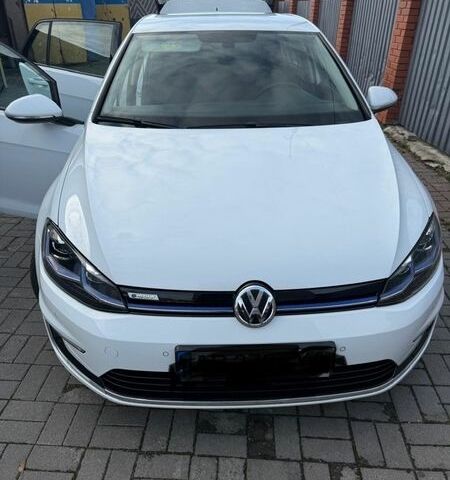 Белый Фольксваген e-Golf, объемом двигателя 0 л и пробегом 76 тыс. км за 12200 $, фото 1 на Automoto.ua