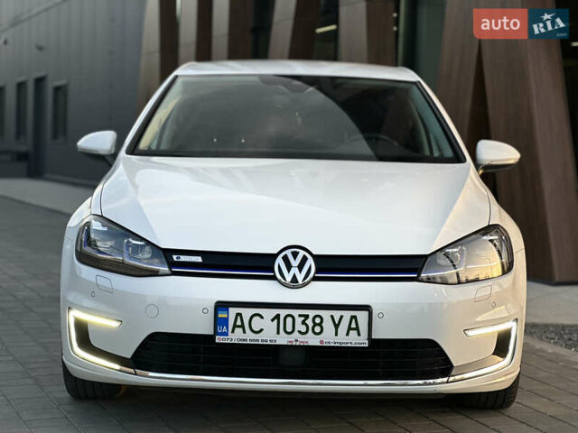 Белый Фольксваген e-Golf, объемом двигателя 0 л и пробегом 61 тыс. км за 14500 $, фото 1 на Automoto.ua