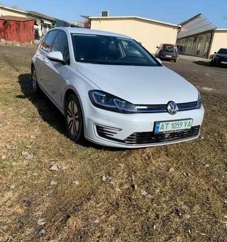 Белый Фольксваген e-Golf, объемом двигателя 0 л и пробегом 147 тыс. км за 12500 $, фото 1 на Automoto.ua
