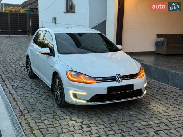 Білий Фольксваген e-Golf, об'ємом двигуна 0 л та пробігом 116 тис. км за 15999 $, фото 1 на Automoto.ua