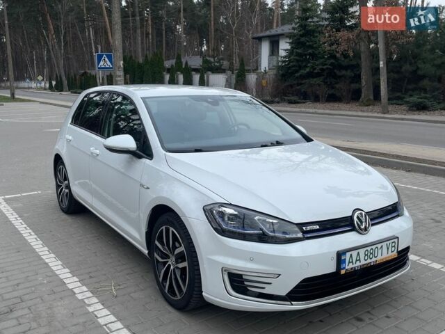 Белый Фольксваген e-Golf, объемом двигателя 0 л и пробегом 133 тыс. км за 15500 $, фото 1 на Automoto.ua