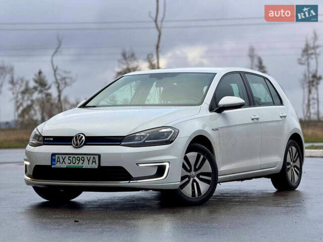 Белый Фольксваген e-Golf, объемом двигателя 0 л и пробегом 90 тыс. км за 12200 $, фото 1 на Automoto.ua