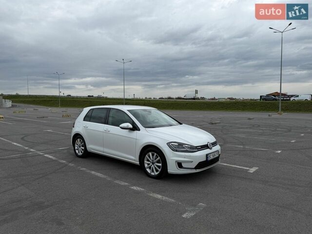 Белый Фольксваген e-Golf, объемом двигателя 0 л и пробегом 130 тыс. км за 13000 $, фото 1 на Automoto.ua