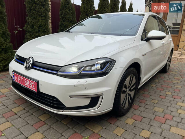 Белый Фольксваген e-Golf, объемом двигателя 0 л и пробегом 137 тыс. км за 12999 $, фото 1 на Automoto.ua
