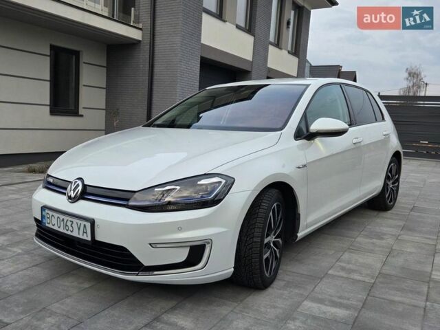 Белый Фольксваген e-Golf, объемом двигателя 0 л и пробегом 84 тыс. км за 14200 $, фото 1 на Automoto.ua