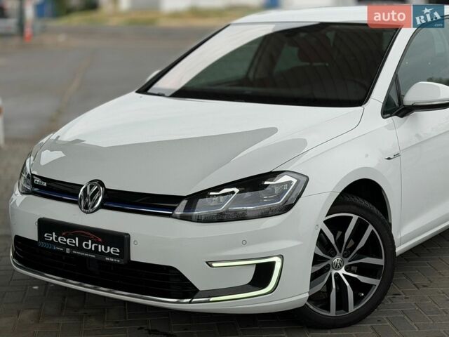 Белый Фольксваген e-Golf, объемом двигателя 0 л и пробегом 188 тыс. км за 15899 $, фото 1 на Automoto.ua