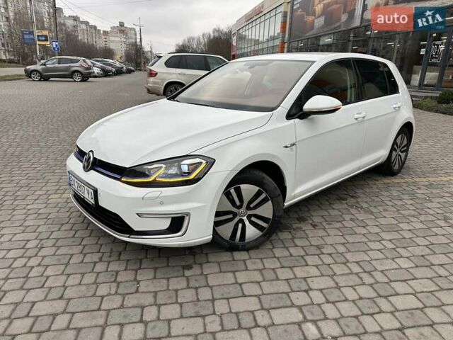 Белый Фольксваген e-Golf, объемом двигателя 0 л и пробегом 127 тыс. км за 12300 $, фото 1 на Automoto.ua