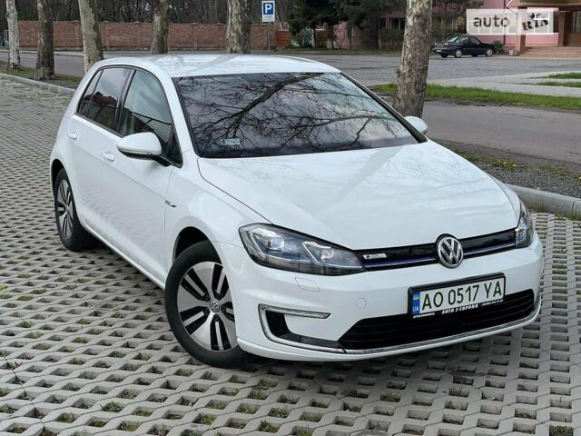Белый Фольксваген e-Golf, объемом двигателя 0 л и пробегом 185 тыс. км за 12450 $, фото 1 на Automoto.ua