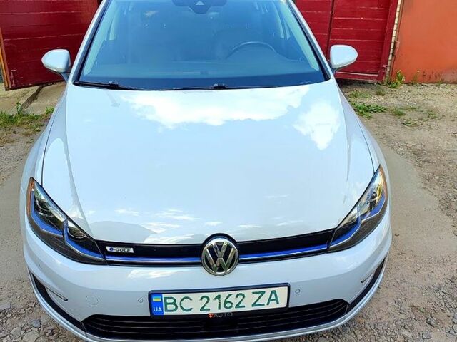 Белый Фольксваген e-Golf, объемом двигателя 99 л и пробегом 89 тыс. км за 14000 $, фото 1 на Automoto.ua
