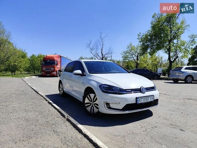 Белый Фольксваген e-Golf, объемом двигателя 0 л и пробегом 92 тыс. км за 14400 $, фото 1 на Automoto.ua