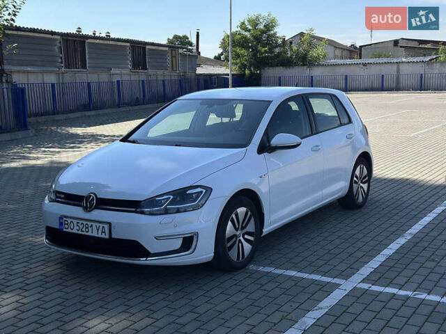Белый Фольксваген e-Golf, объемом двигателя 0 л и пробегом 177 тыс. км за 10800 $, фото 1 на Automoto.ua
