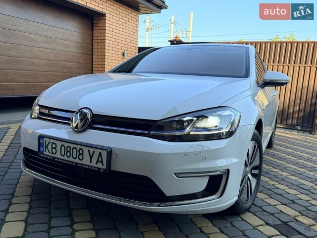 Белый Фольксваген e-Golf, объемом двигателя 0 л и пробегом 78 тыс. км за 14888 $, фото 1 на Automoto.ua