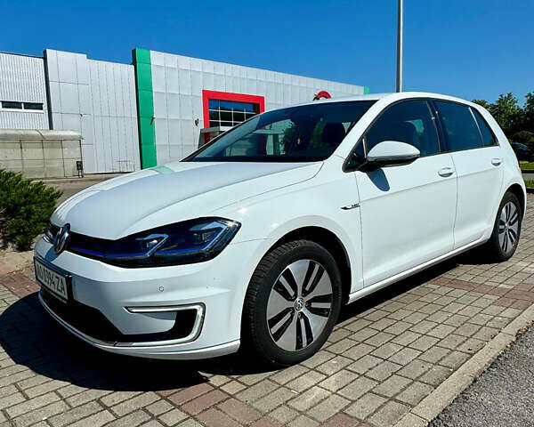 Білий Фольксваген e-Golf, об'ємом двигуна 0 л та пробігом 137 тис. км за 17256 $, фото 1 на Automoto.ua