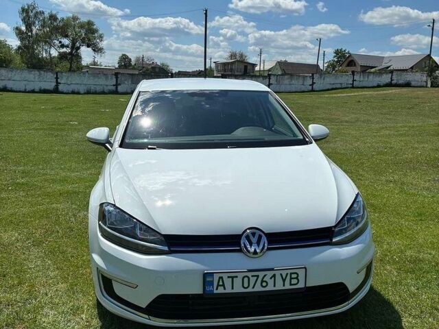 Білий Фольксваген e-Golf, об'ємом двигуна 0 л та пробігом 66 тис. км за 15000 $, фото 1 на Automoto.ua