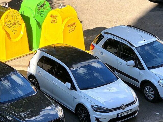 Белый Фольксваген e-Golf, объемом двигателя 36 л и пробегом 112 тыс. км за 14300 $, фото 1 на Automoto.ua