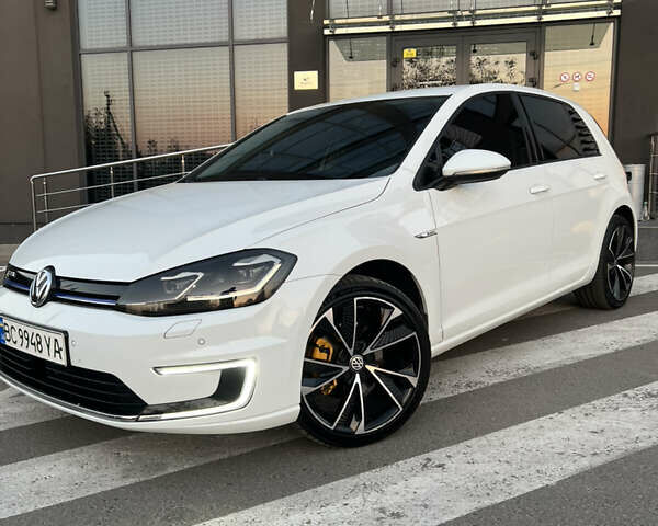 Белый Фольксваген e-Golf, объемом двигателя 0 л и пробегом 145 тыс. км за 13200 $, фото 1 на Automoto.ua