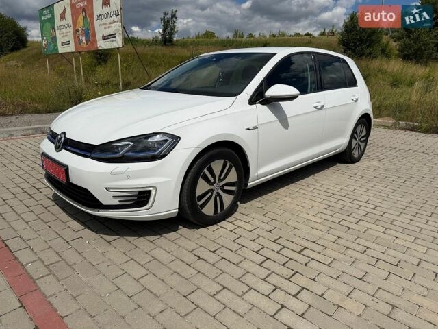 Белый Фольксваген e-Golf, объемом двигателя 0 л и пробегом 144 тыс. км за 12900 $, фото 1 на Automoto.ua