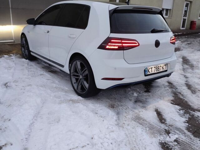 Белый Фольксваген e-Golf, объемом двигателя 0 л и пробегом 70 тыс. км за 12800 $, фото 1 на Automoto.ua