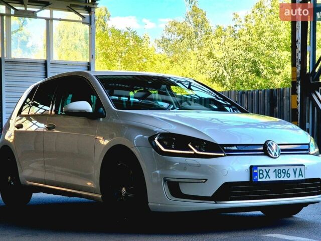 Белый Фольксваген e-Golf, объемом двигателя 0 л и пробегом 211 тыс. км за 12000 $, фото 1 на Automoto.ua
