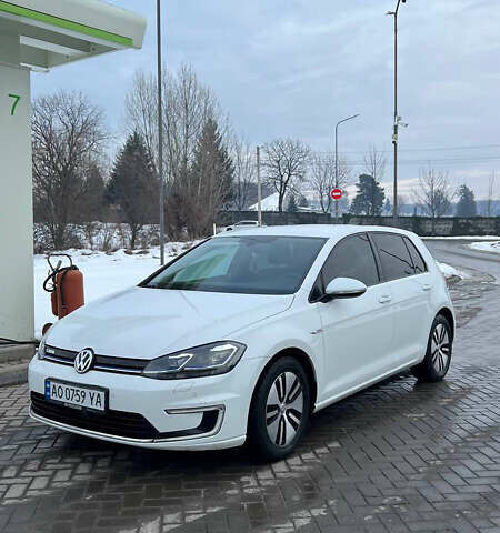 Белый Фольксваген e-Golf, объемом двигателя 0 л и пробегом 157 тыс. км за 12800 $, фото 1 на Automoto.ua