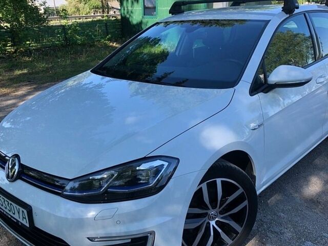 Белый Фольксваген e-Golf, объемом двигателя 0 л и пробегом 138 тыс. км за 14900 $, фото 1 на Automoto.ua