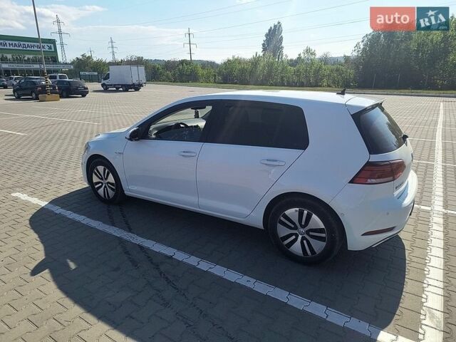 Белый Фольксваген e-Golf, объемом двигателя 0 л и пробегом 125 тыс. км за 13800 $, фото 1 на Automoto.ua