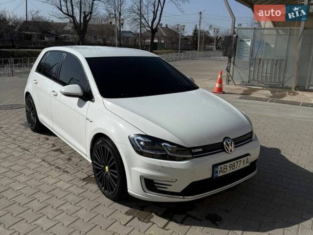 Білий Фольксваген e-Golf, об'ємом двигуна 0 л та пробігом 143 тис. км за 13700 $, фото 1 на Automoto.ua