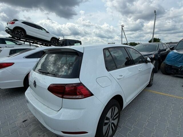 Білий Фольксваген e-Golf, об'ємом двигуна 0 л та пробігом 104 тис. км за 10100 $, фото 1 на Automoto.ua