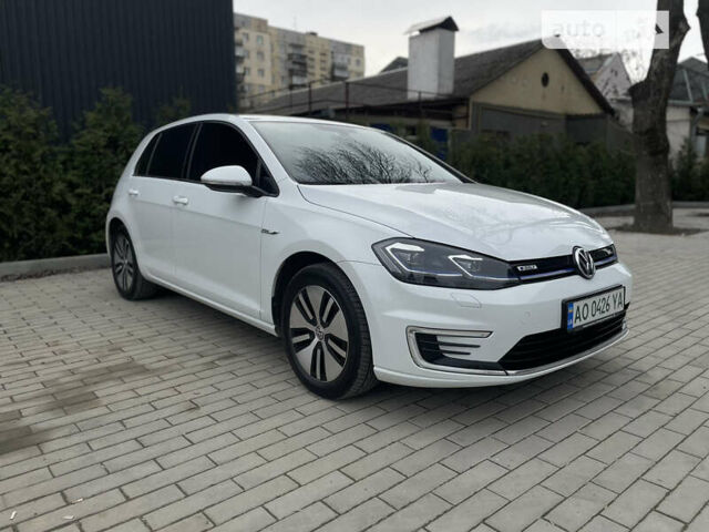 Белый Фольксваген e-Golf, объемом двигателя 0 л и пробегом 227 тыс. км за 13700 $, фото 1 на Automoto.ua