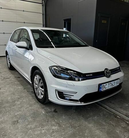 Белый Фольксваген e-Golf, объемом двигателя 0 л и пробегом 47 тыс. км за 15500 $, фото 1 на Automoto.ua
