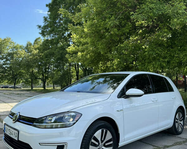 Білий Фольксваген e-Golf, об'ємом двигуна 0 л та пробігом 104 тис. км за 15700 $, фото 1 на Automoto.ua