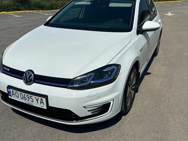 Белый Фольксваген e-Golf, объемом двигателя 0 л и пробегом 73 тыс. км за 14000 $, фото 1 на Automoto.ua