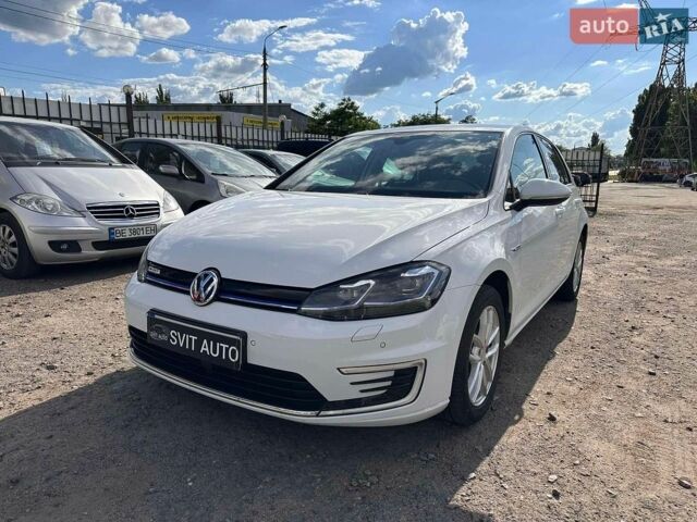 Белый Фольксваген e-Golf, объемом двигателя 0 л и пробегом 169 тыс. км за 14200 $, фото 1 на Automoto.ua