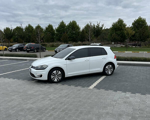 Белый Фольксваген e-Golf, объемом двигателя 0 л и пробегом 75 тыс. км за 15500 $, фото 1 на Automoto.ua