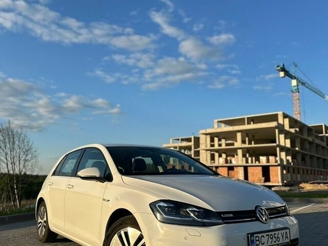 Белый Фольксваген e-Golf, объемом двигателя 0 л и пробегом 99 тыс. км за 13700 $, фото 1 на Automoto.ua