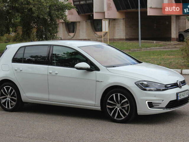 Белый Фольксваген e-Golf, объемом двигателя 0 л и пробегом 68 тыс. км за 14999 $, фото 1 на Automoto.ua