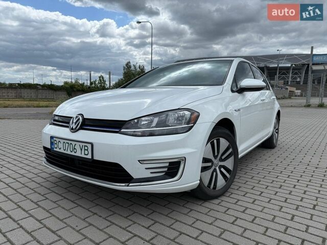 Белый Фольксваген e-Golf, объемом двигателя 0 л и пробегом 36 тыс. км за 16500 $, фото 1 на Automoto.ua