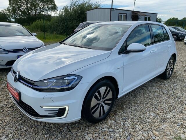Белый Фольксваген e-Golf, объемом двигателя 0 л и пробегом 17 тыс. км за 14400 $, фото 1 на Automoto.ua