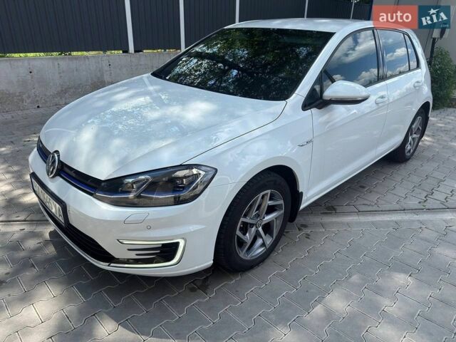 Білий Фольксваген e-Golf, об'ємом двигуна 0 л та пробігом 51 тис. км за 15000 $, фото 1 на Automoto.ua