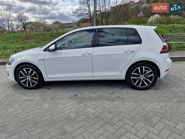 Белый Фольксваген e-Golf, объемом двигателя 0 л и пробегом 63 тыс. км за 14400 $, фото 1 на Automoto.ua
