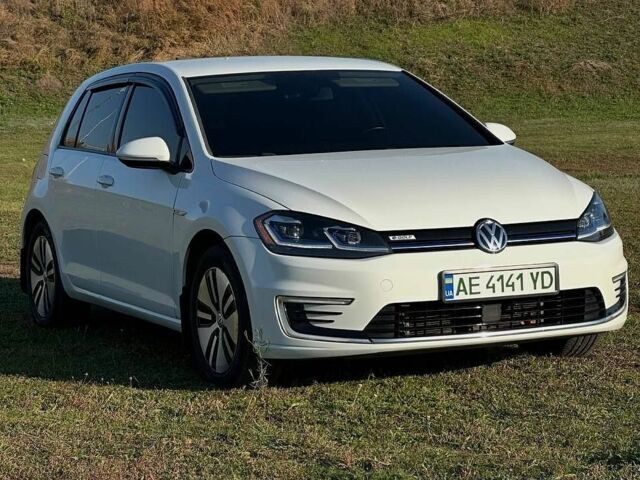 Белый Фольксваген e-Golf, объемом двигателя 0 л и пробегом 126 тыс. км за 14700 $, фото 1 на Automoto.ua