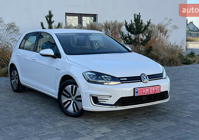 Белый Фольксваген e-Golf, объемом двигателя 0 л и пробегом 84 тыс. км за 13250 $, фото 1 на Automoto.ua