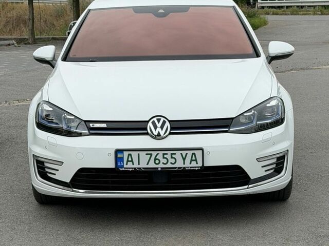 Білий Фольксваген e-Golf, об'ємом двигуна 0 л та пробігом 138 тис. км за 16700 $, фото 1 на Automoto.ua