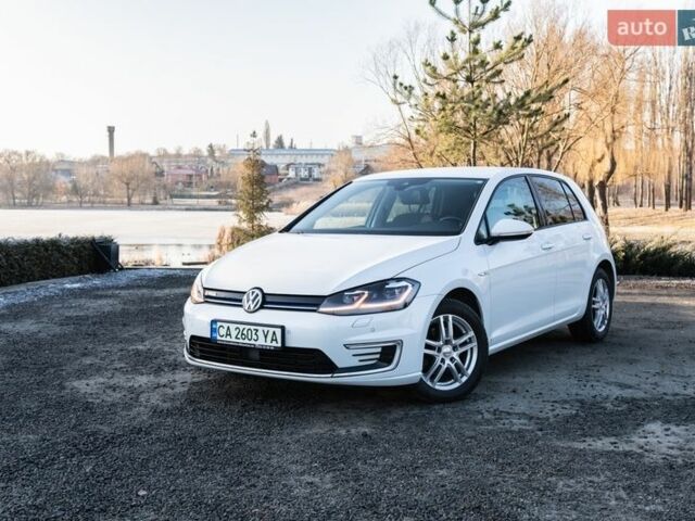 Белый Фольксваген e-Golf, объемом двигателя 0 л и пробегом 78 тыс. км за 15300 $, фото 1 на Automoto.ua
