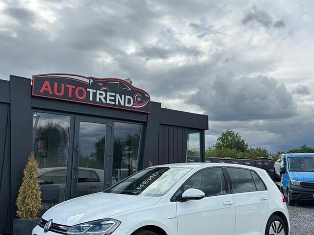Белый Фольксваген e-Golf, объемом двигателя 0 л и пробегом 130 тыс. км за 13350 $, фото 1 на Automoto.ua