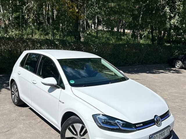Белый Фольксваген e-Golf, объемом двигателя 0 л и пробегом 230 тыс. км за 10900 $, фото 1 на Automoto.ua